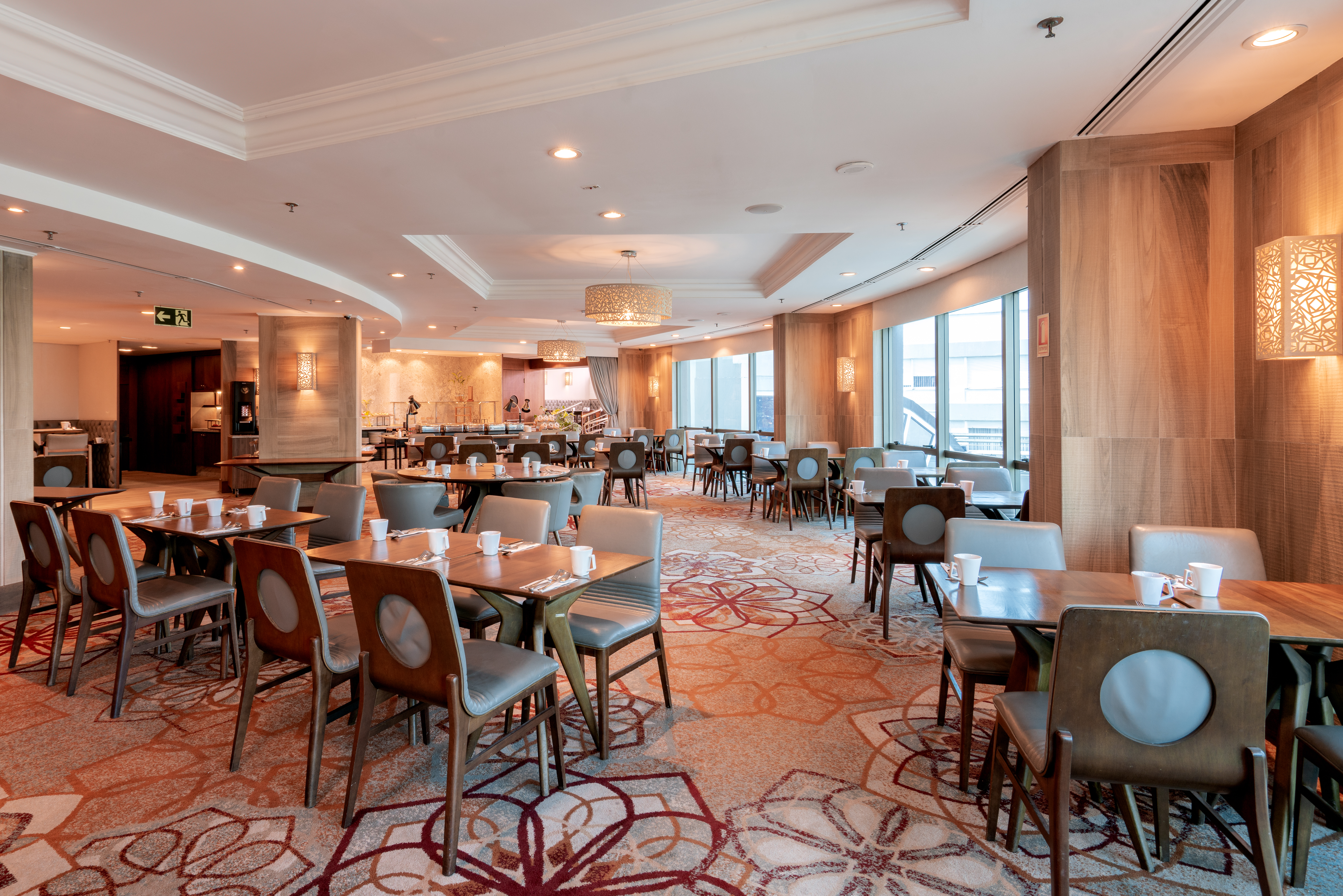 Restaurante Clos du Moulin Hilton Porto Alegre